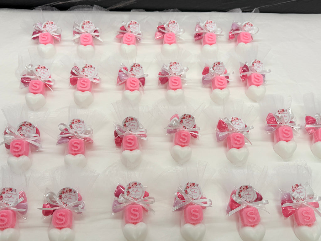 "LITTLE HEART + LETTER" Soap with Tulle, 5 Little Heart Confetti and Personalized Tag