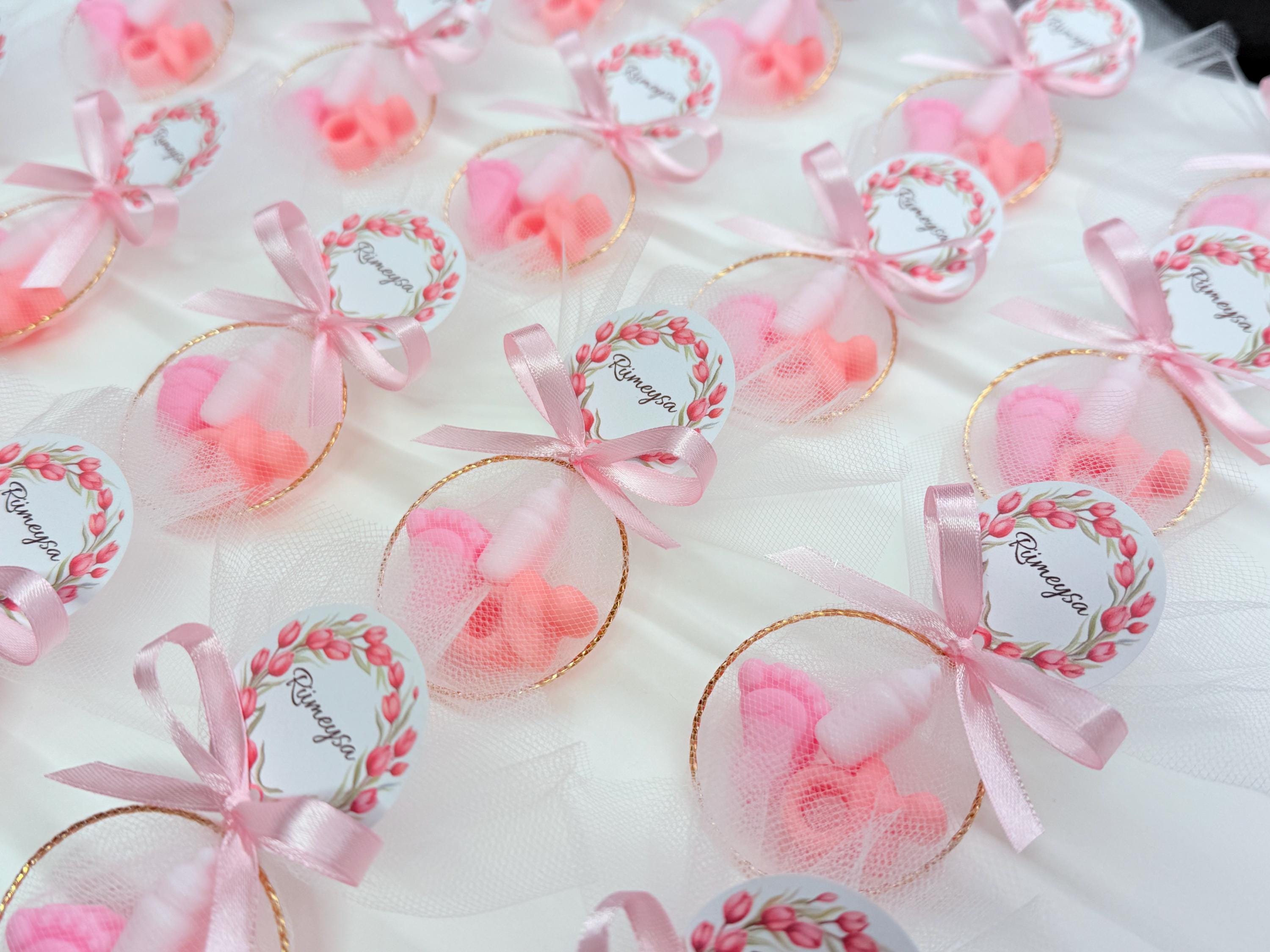 Mini savon "NAISSANCE" avec cercle, tulle et étiquette personnalisée