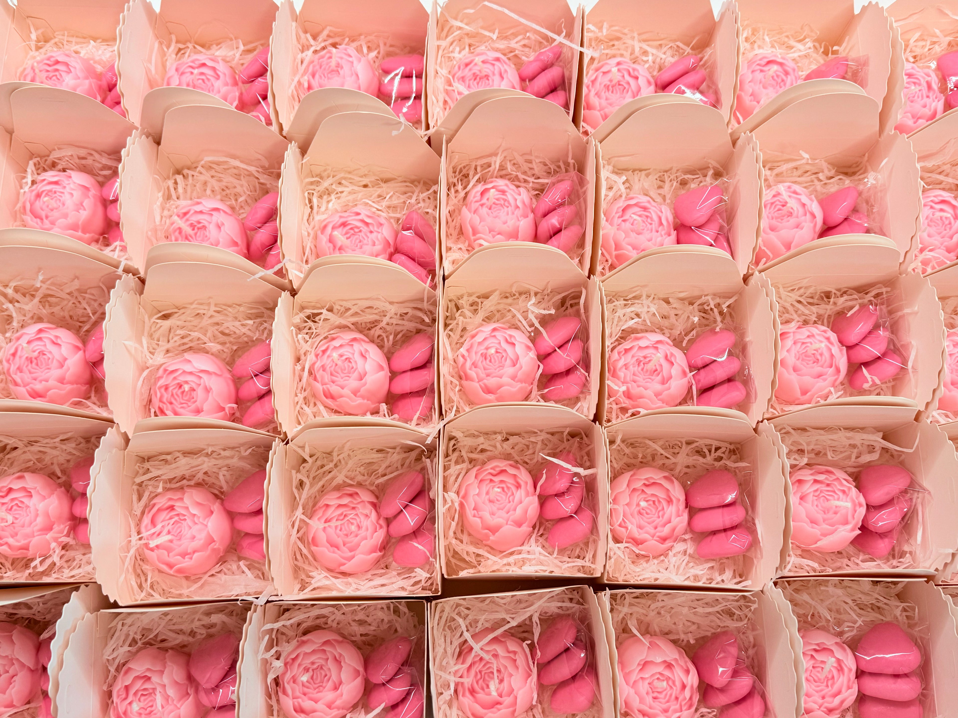 BOUGIE BOURGEON de PIVOINE Parfumée avec Boîte, Dragées et étiquette personnalisée/cadeaux de fin d'études/doctoresse