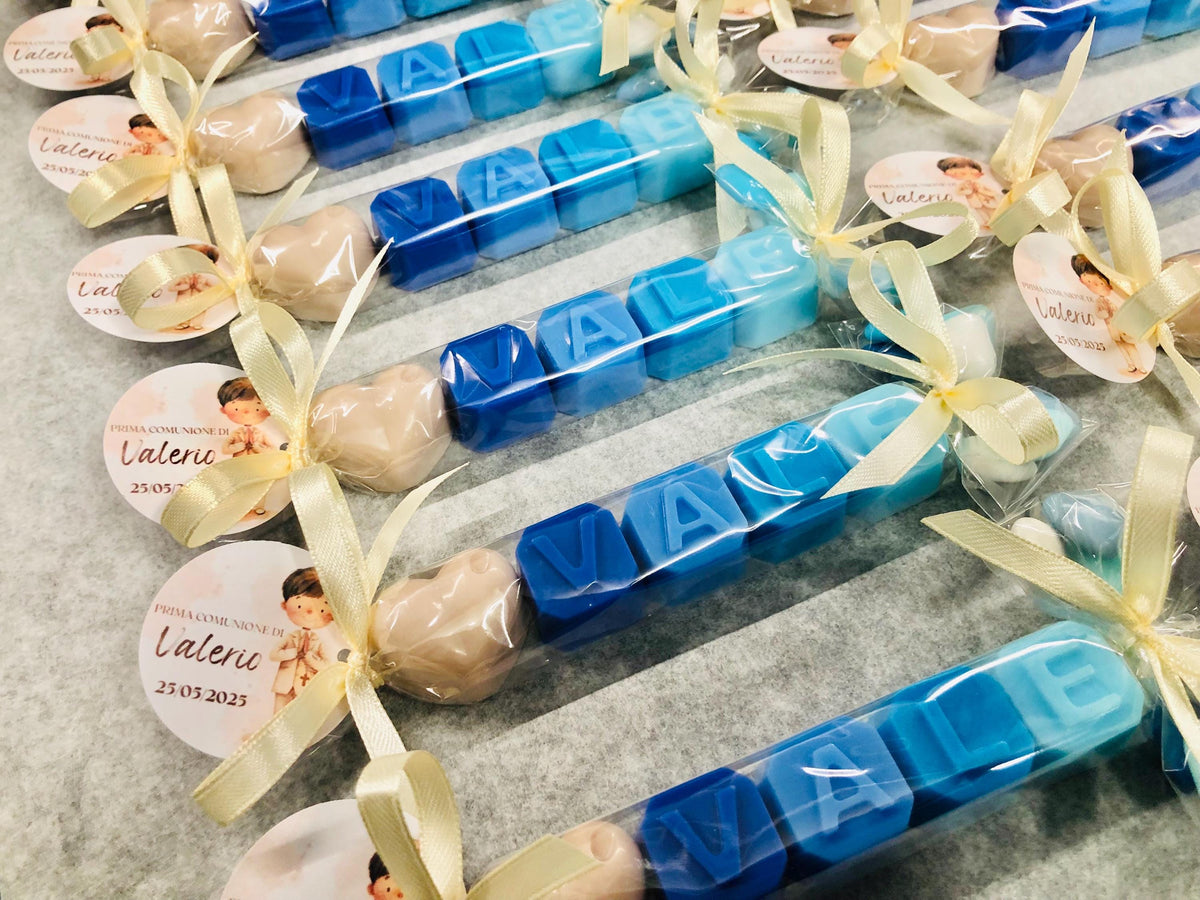 SOAP PARTY FAVORS "NAME + LITTLE HEART" CUSTOMIZABLE with confetti