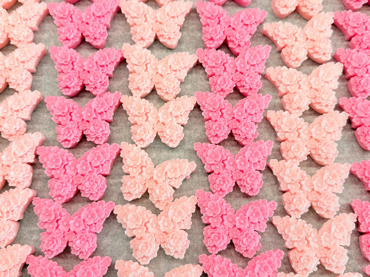"FLORAL BUTTERFLY" SOAP with organza bag, 5 heart-shaped sugar almonds, and personalized tag