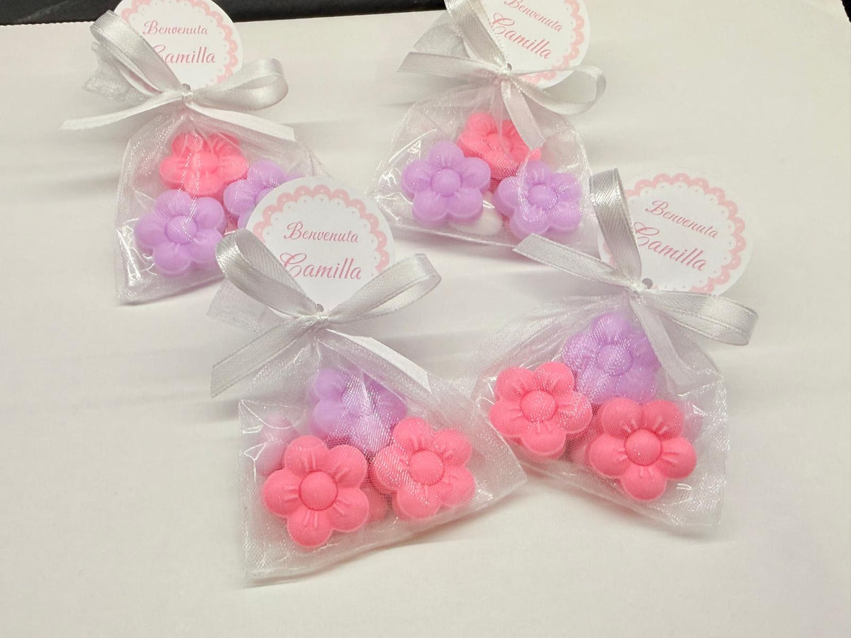 "TRIO OF FLOWERS" SOAP with organza bag and 5 heart-shaped sugared almonds