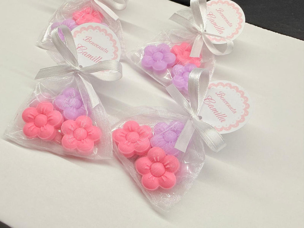 "TRIO OF FLOWERS" SOAP with organza bag and 5 heart-shaped sugared almonds
