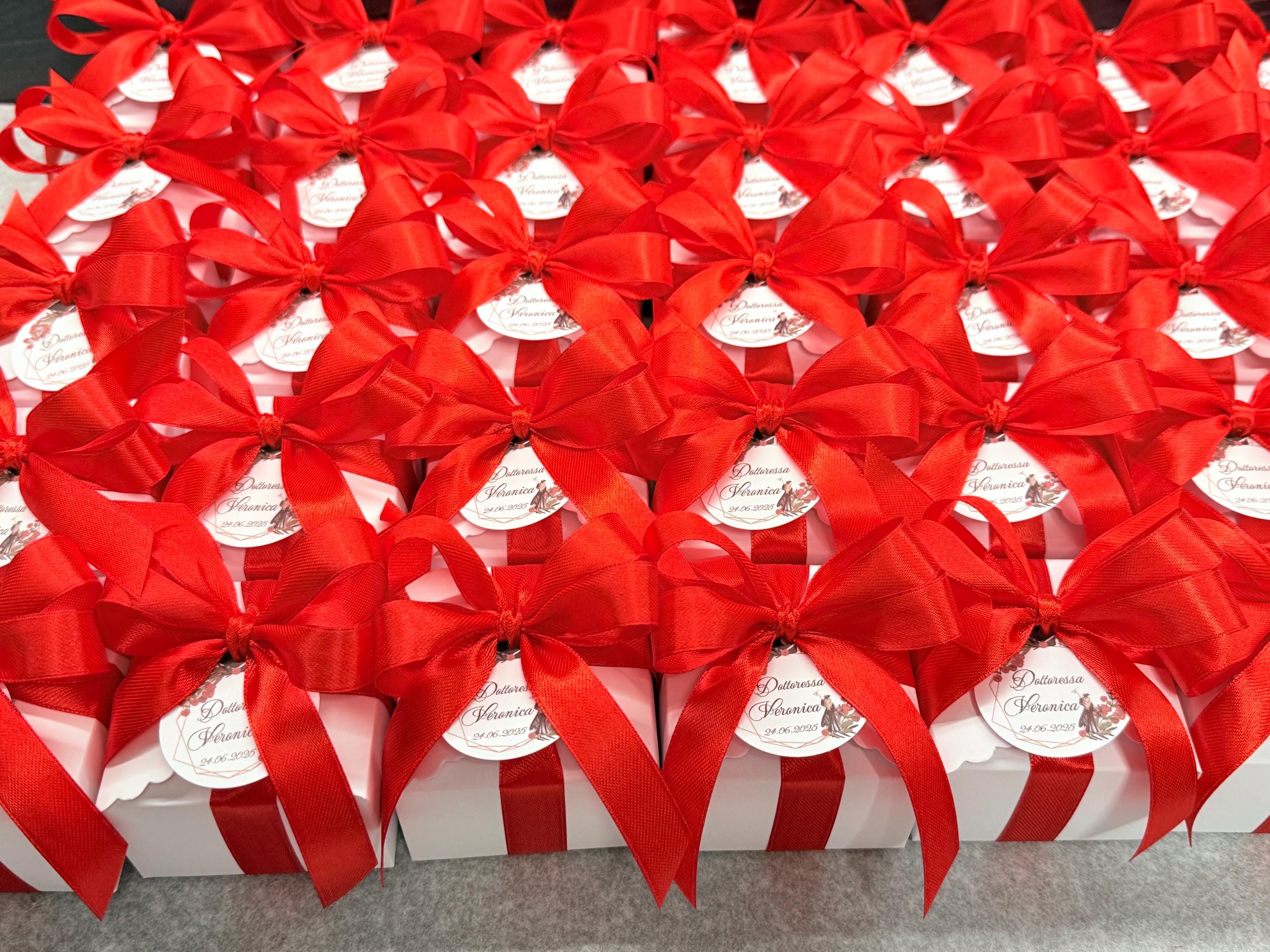 CANDELA "GUFETTO" INODORE con scatola,7 confetti cuoricino e tag personalizzato