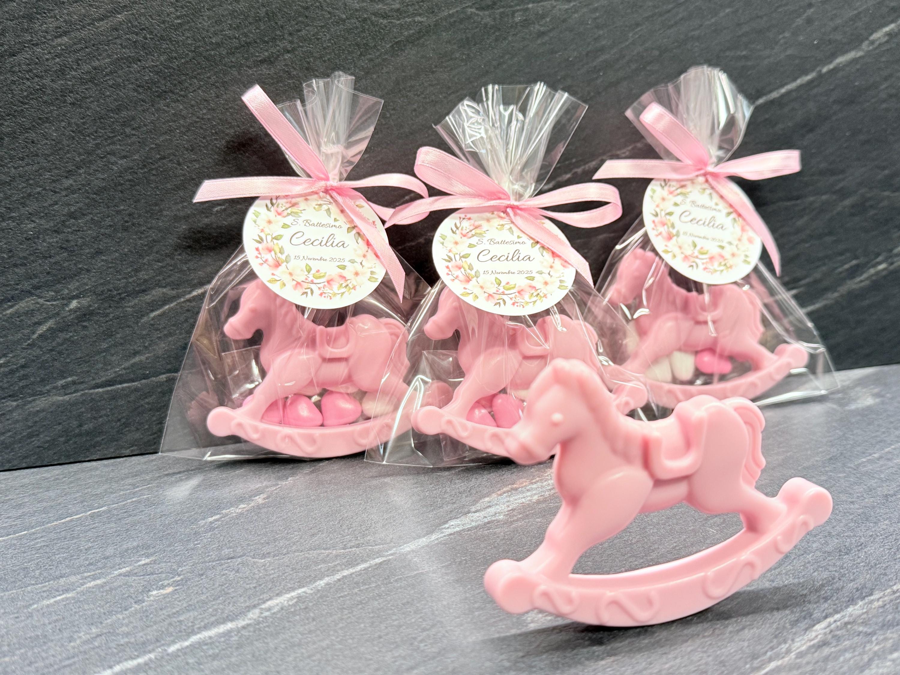 SAVON CHEVAL à BASCULE avec 7 dragées cœur, sachet transparent et étiquette personnalisée