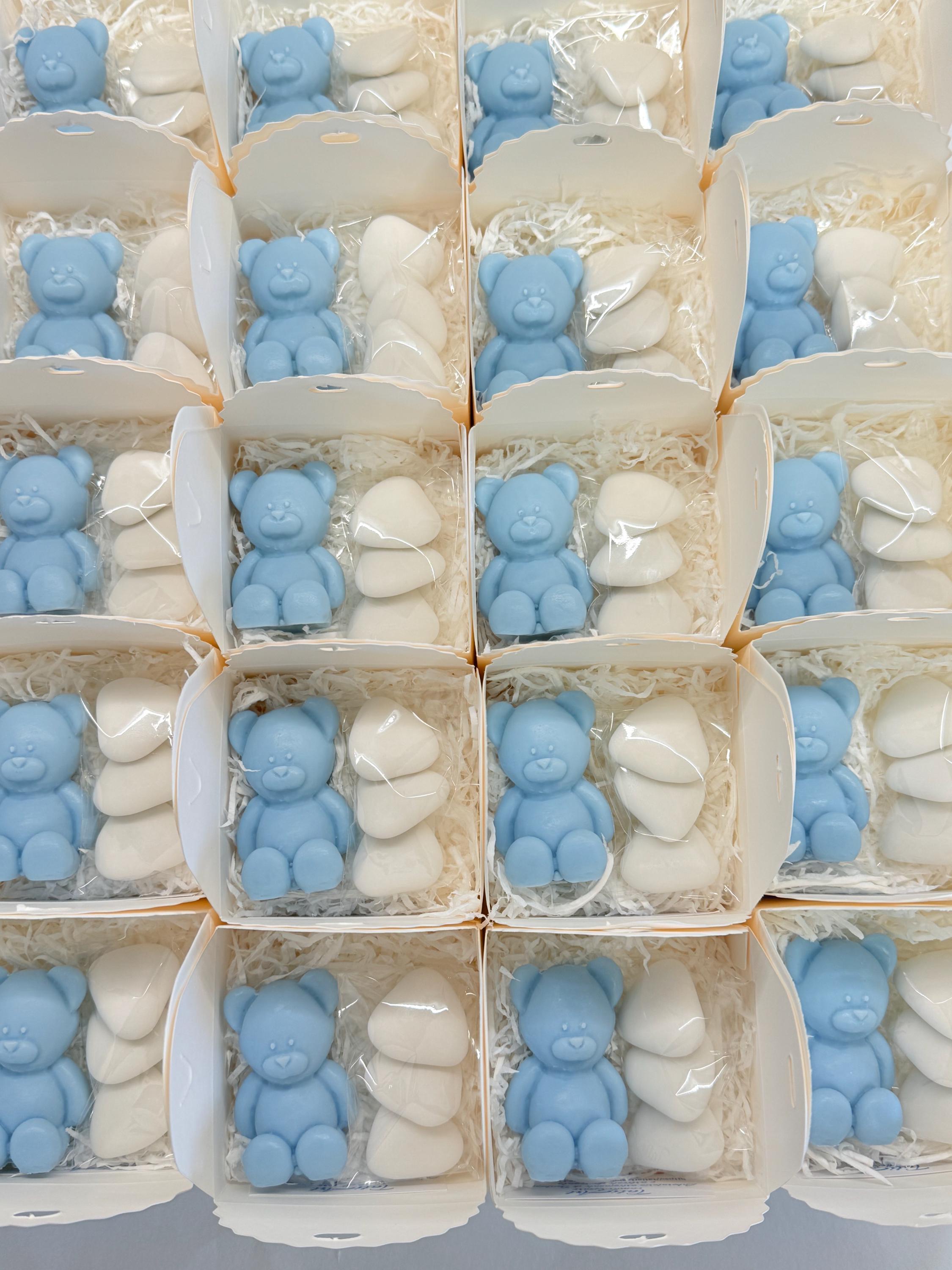 Savon "OURSON" avec boîte, dragées et étiquette personnalisée