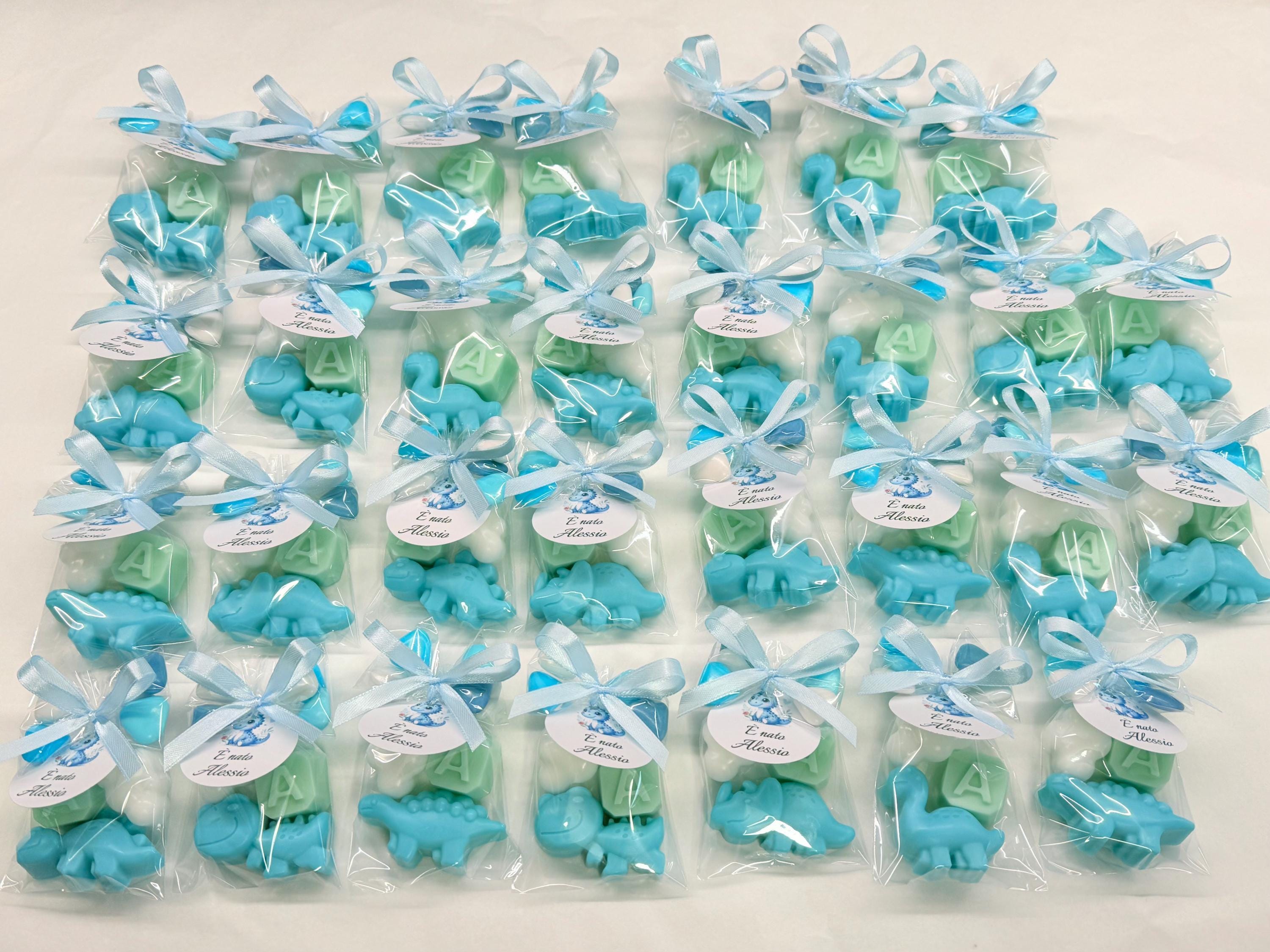 MÉLANGE de 3 SAVONNETTES avec sachet transparent et 5 dragées en forme de cœur /cadeaux de baptême/naissance/baby shower/anniversaire d'enfants/dinosaure/