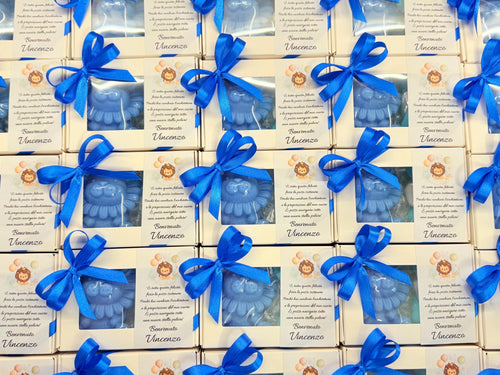 "LION CUB" SCENTLESS CANDLE with box, confetti, and personalized adhesive tag