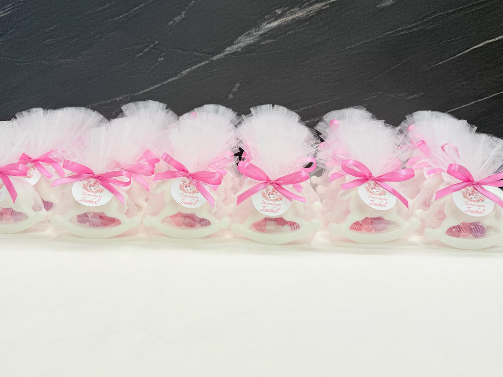 SAVON "CHEVAL À BASCULE" avec 7 dragées cœur, tulle et étiquette personnalisée
