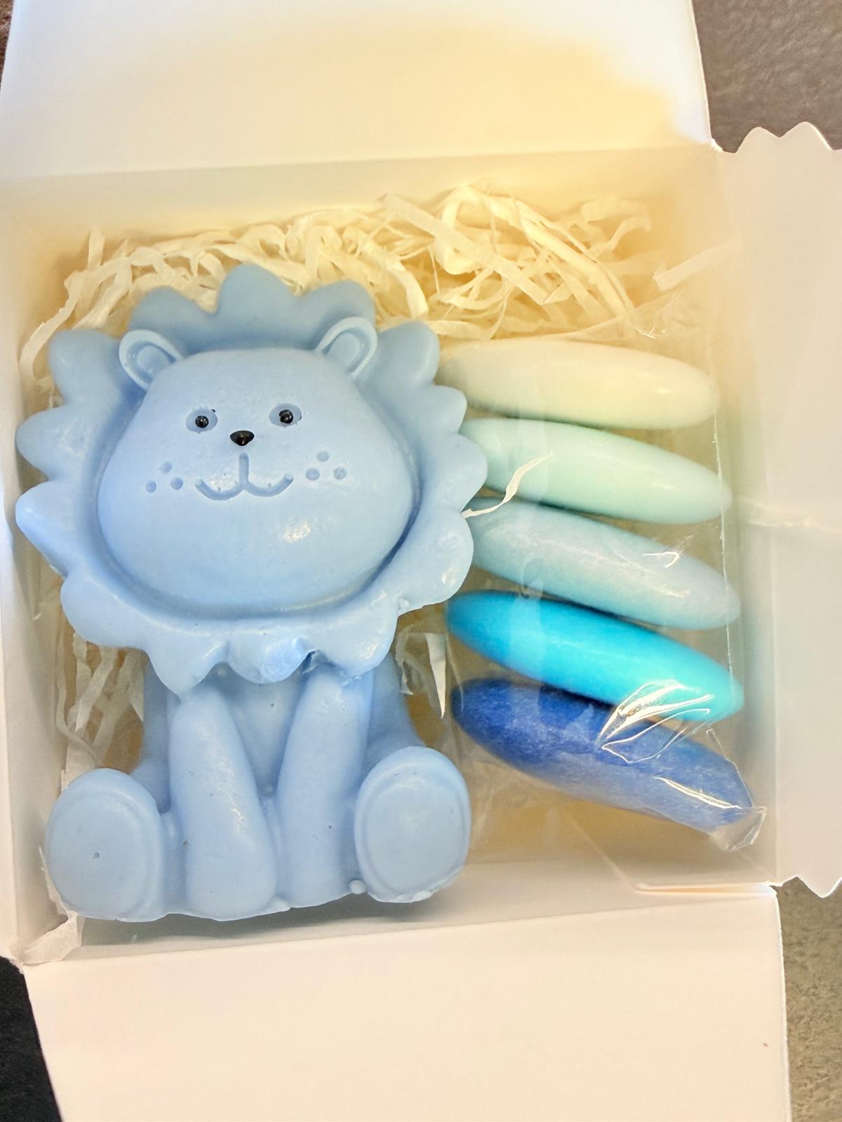 Sapone leoncino 3D dipinto a mano in scatola elegante con confetti – bomboniera per baby shower e nascita