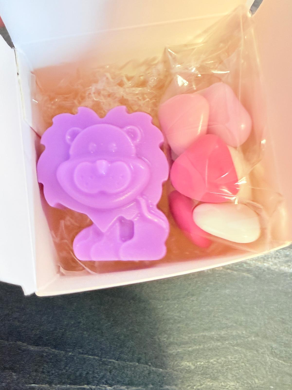Sapone orsetto, leoncino e ippopotamo con confetti al cioccolato – bomboniera per nascita e baby shower